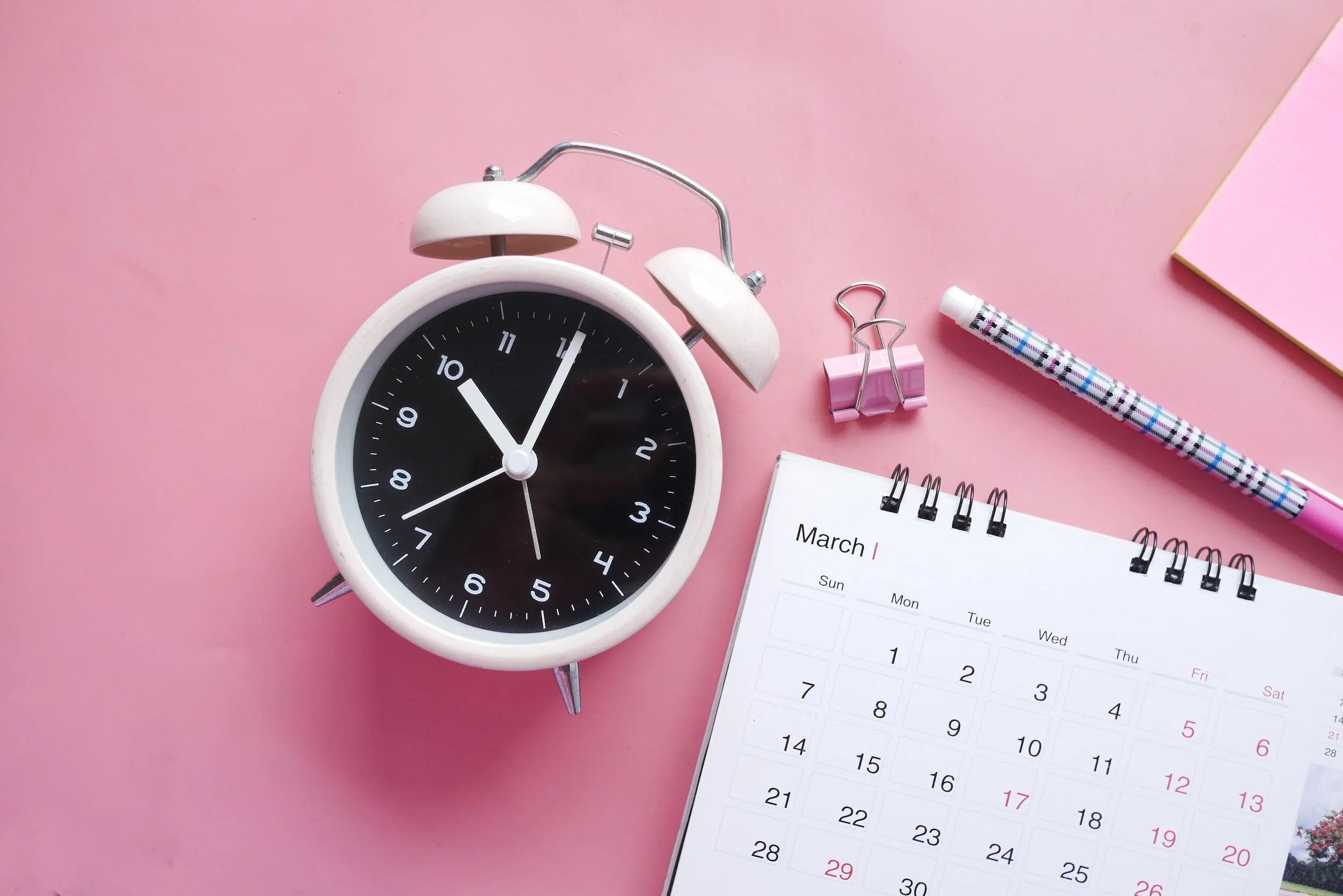 The Ultimate Guide to Finding the Best Time to Send a Press Release